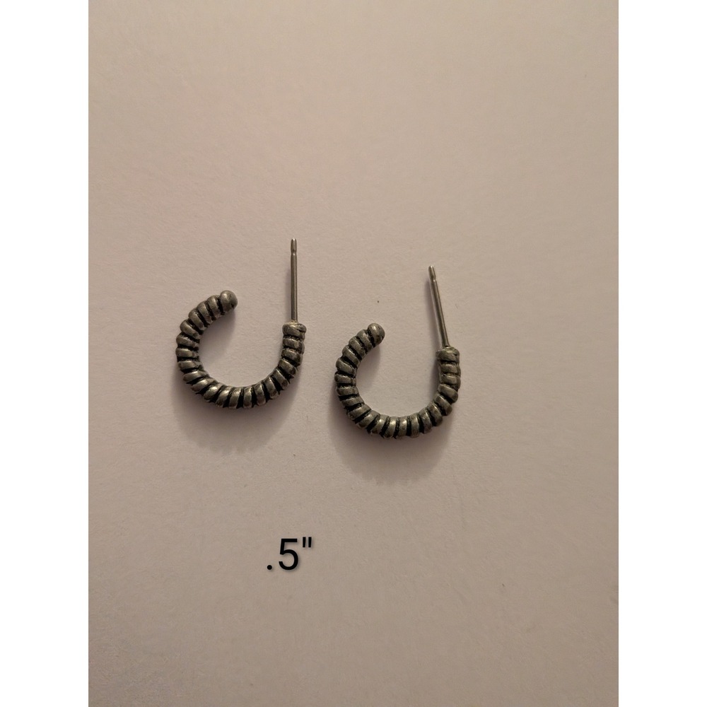 Vintage Silver Tone Ribbed Coiled Mini Hoop Earrings .5 Inch Small Open Hoops